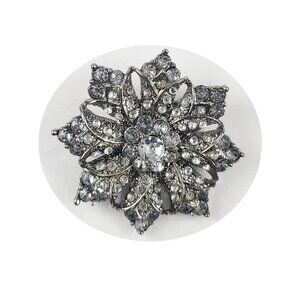 Silver Tone Star Brooch with Crystals